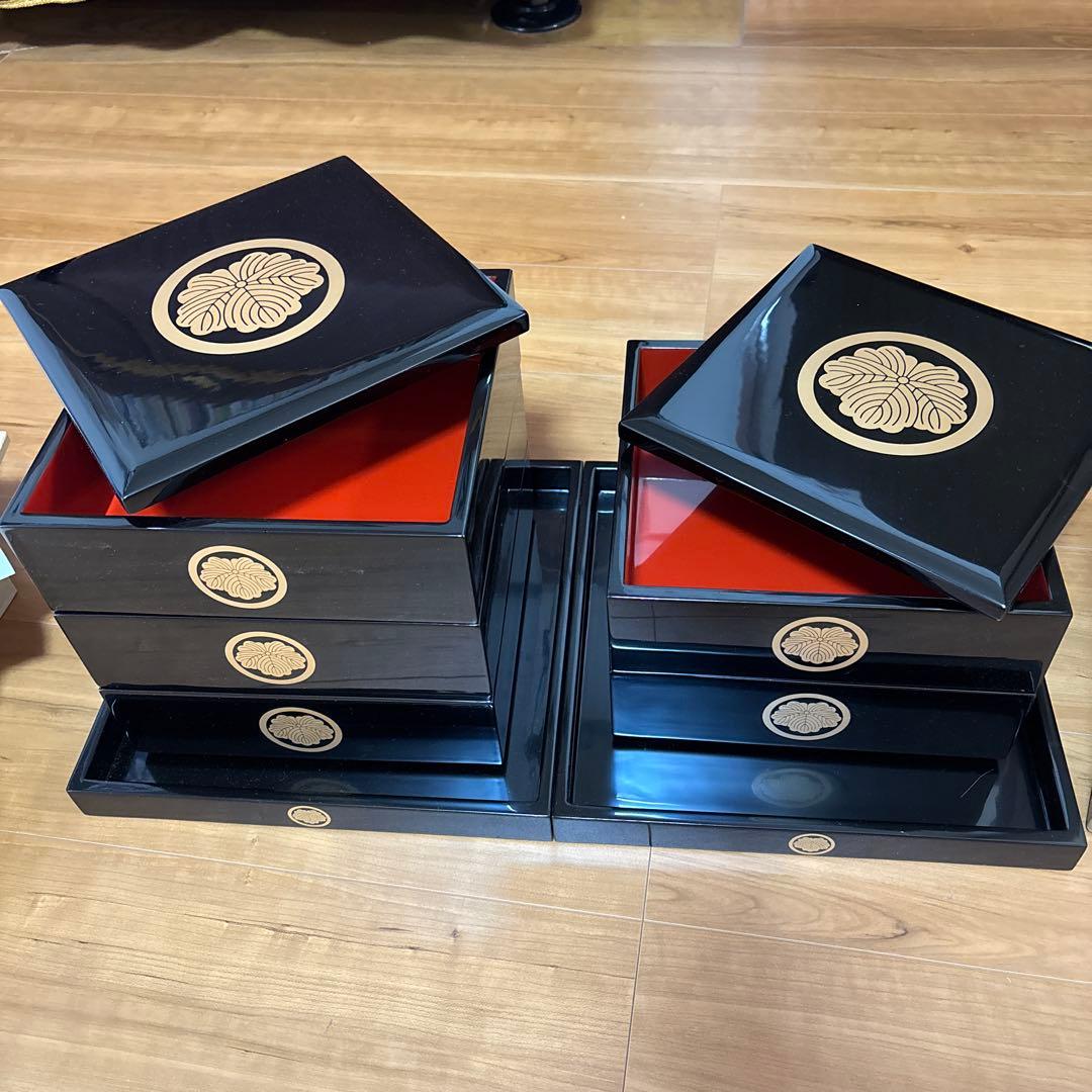 輪島塗 五段重と重台 黒塗内朱塗