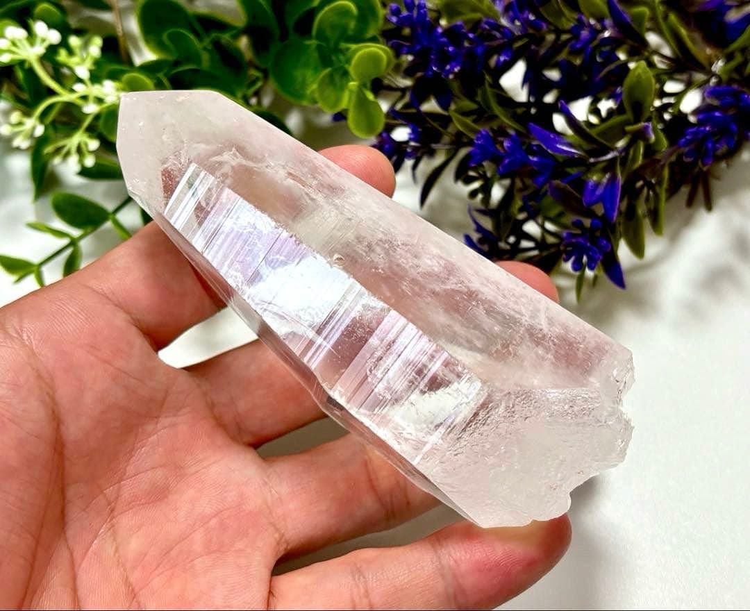 夢幻品質　奇跡の逸品　永遠の愛を願う水晶の究極形態　虹のマスターウラルレムリアン