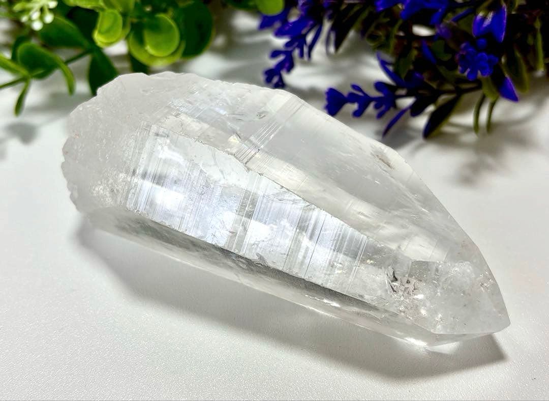 夢幻品質　奇跡の逸品　永遠の愛を願う水晶の究極形態　虹のマスターウラルレムリアン