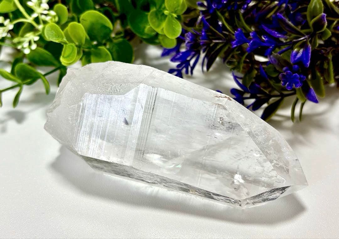 夢幻品質　奇跡の逸品　永遠の愛を願う水晶の究極形態　虹のマスターウラルレムリアン