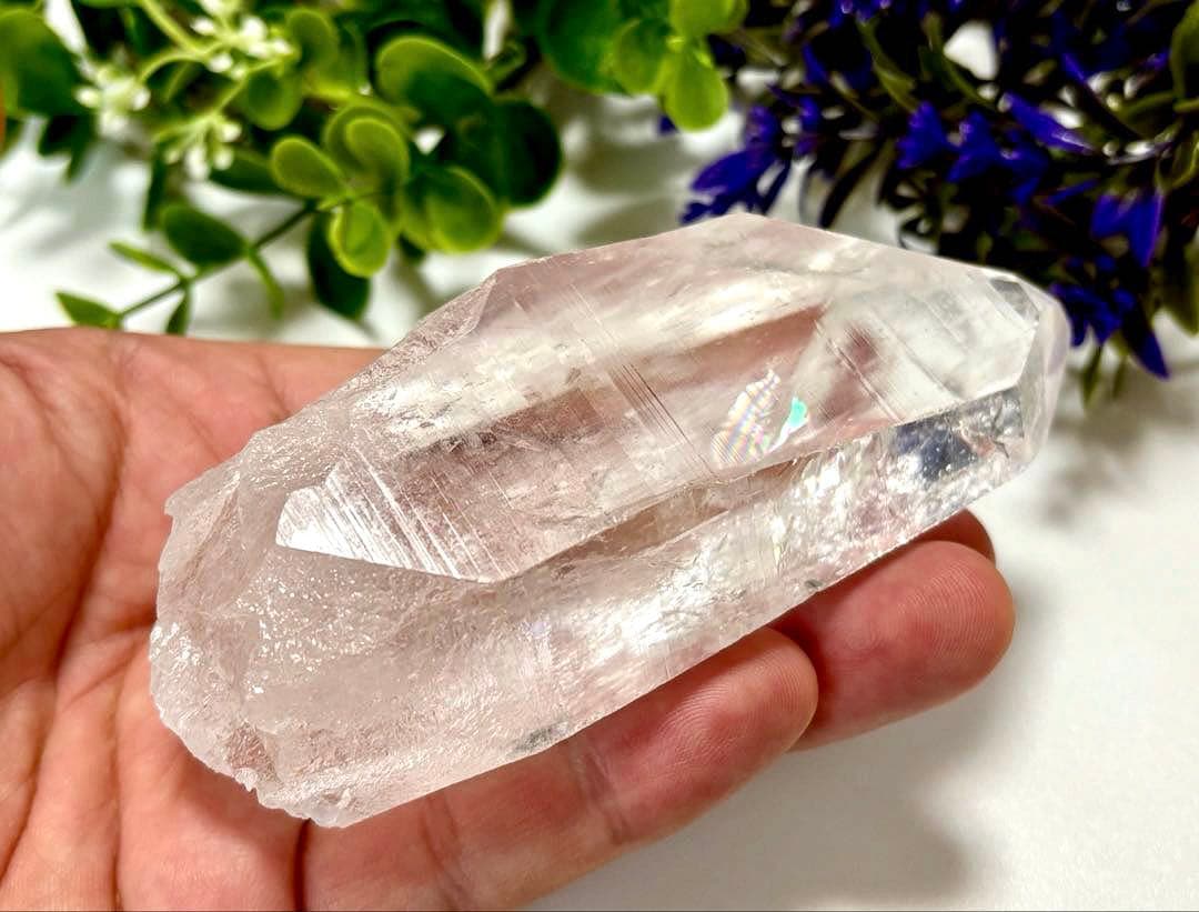 夢幻品質　奇跡の逸品　永遠の愛を願う水晶の究極形態　虹のマスターウラルレムリアン