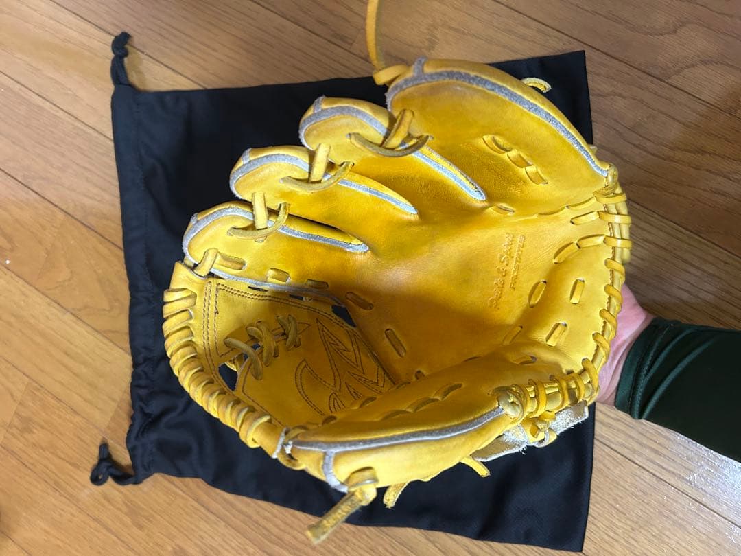 ZETT 硬式投手用　収納袋付き　値下げ交渉⭕️