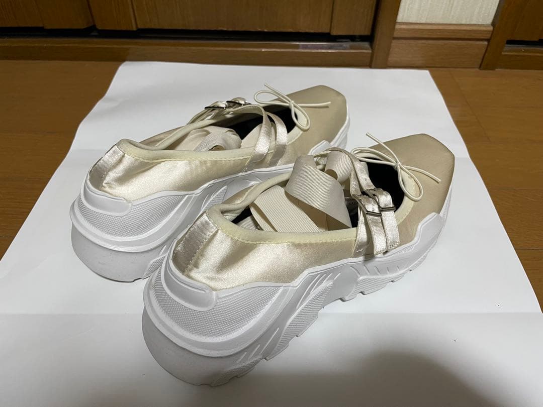 値下げ　AKIKO AOKI Giselle satin IVORY×white