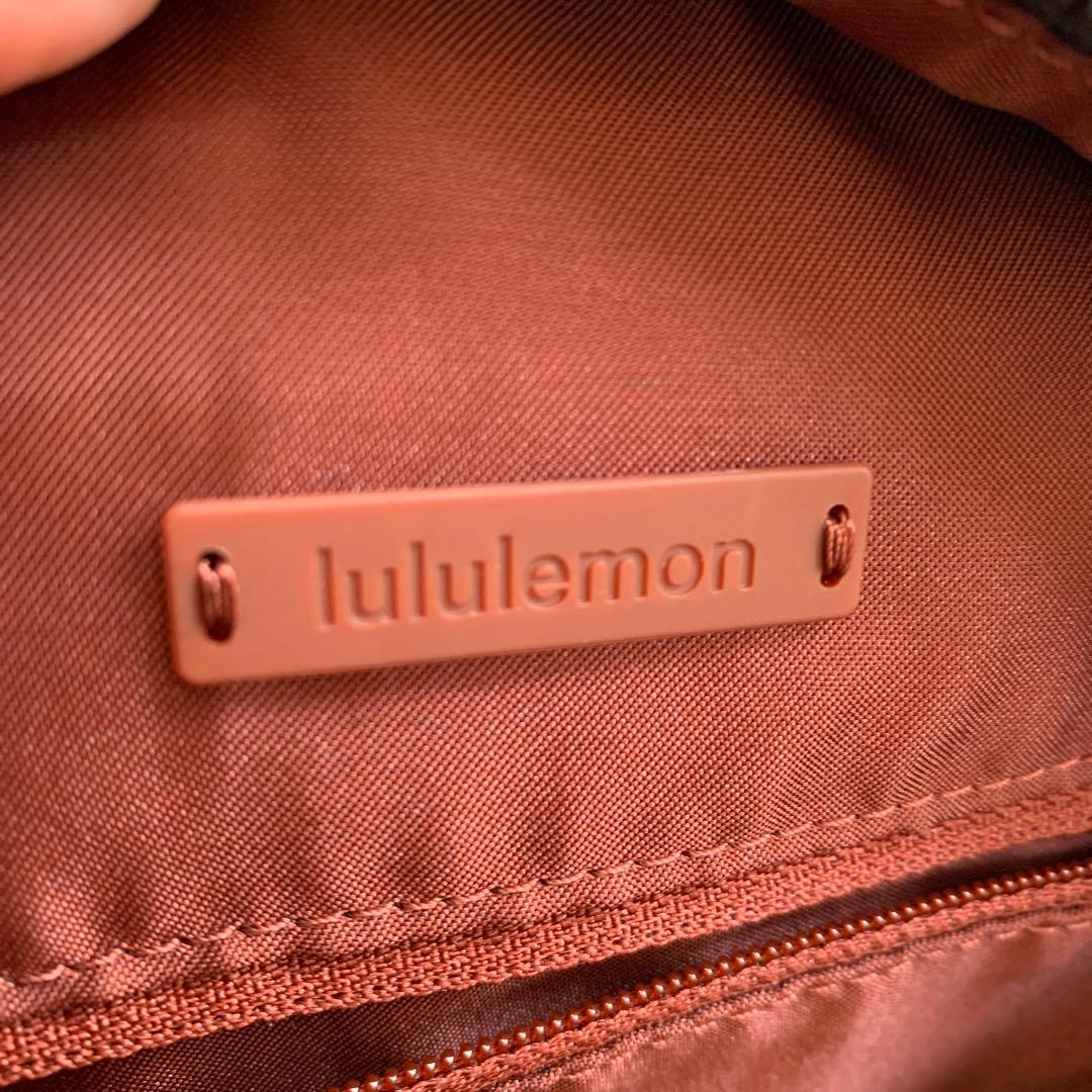 ルルレモン　多機能リュック