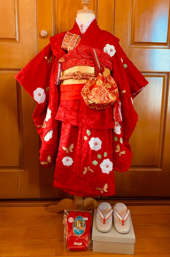 七五三　3歳から5歳の女の子のお支度　お着物は7歳用　はこせこ草履巾着