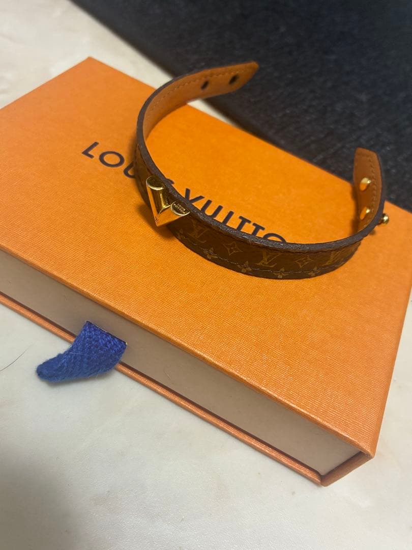 の*み様 Louis Vuitton ブレスレット・エセンシャル V モノグラム