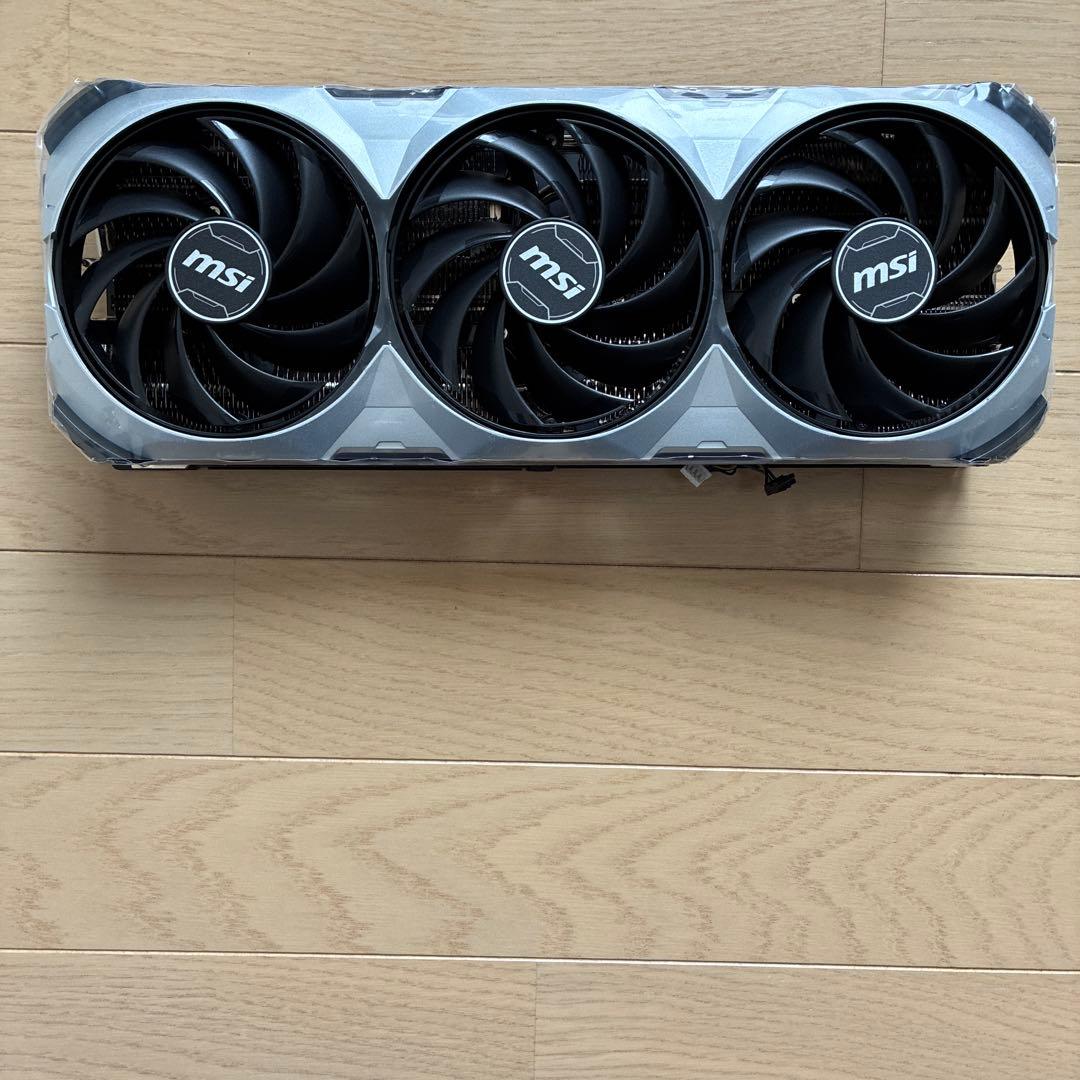 グラフィックボード　グラボ 4090 ヒートシンク　ファン　など