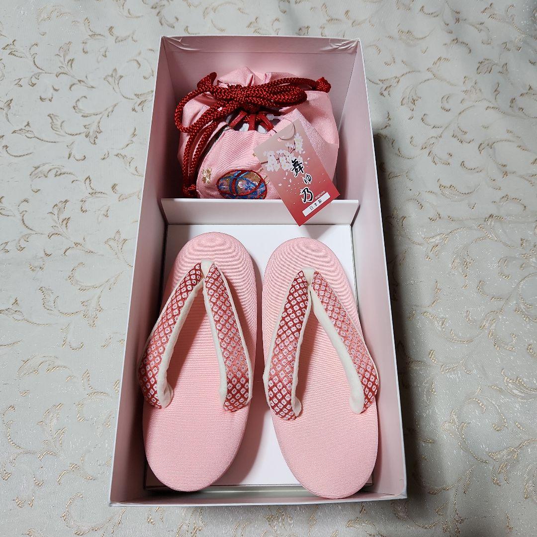 #695 ( 未使用品) 七五三  お正月  草履と巾着  18cm