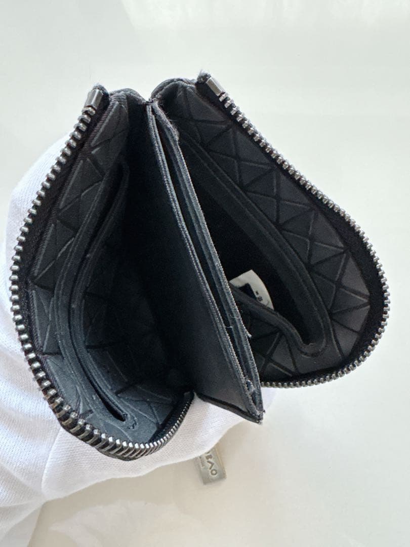 小物 BAOBAO ISSEY MIYAKE CLAM WALLET
