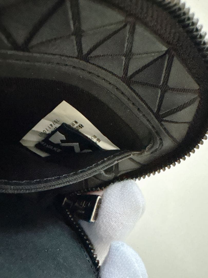 小物 BAOBAO ISSEY MIYAKE CLAM WALLET