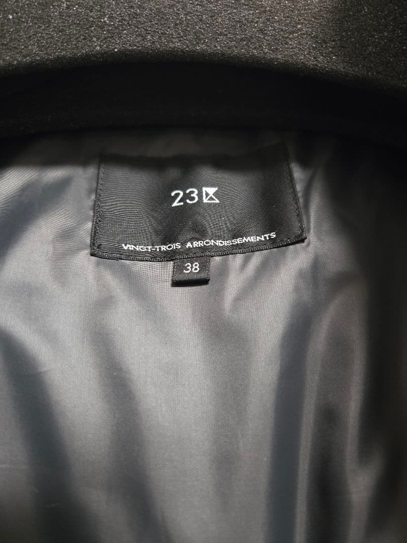 ２３区　今季品　ステッチレス フーデット ダウン　チャコールグレー　３８　極美品