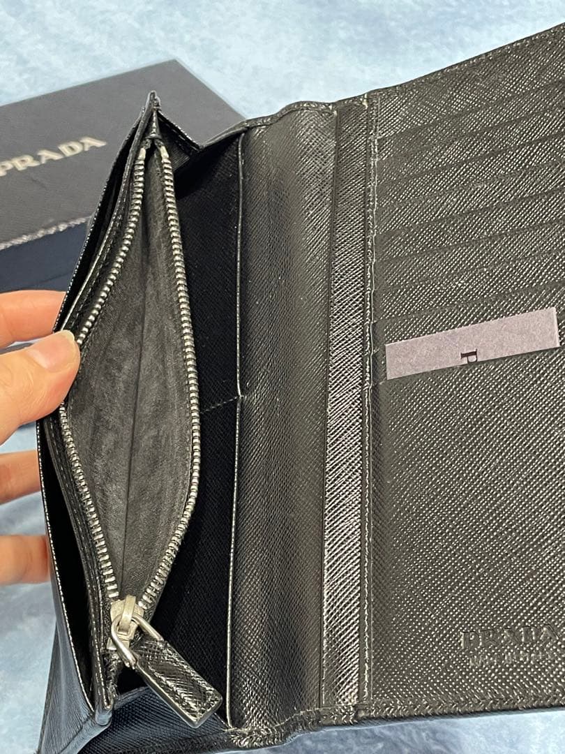 プラダ　黒　長財布　美品　サファイアーノトライアル財布　保証書あり