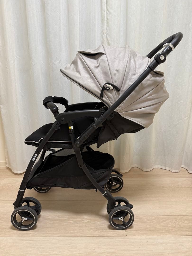 アップリカ♡ラクーナ クッション フリー プラス AB ベージュ♡ベビーカー