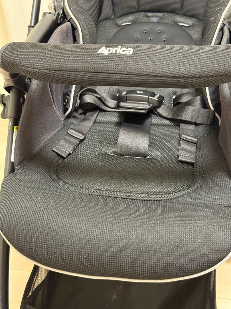 アップリカ♡ラクーナ クッション フリー プラス AB ベージュ♡ベビーカー