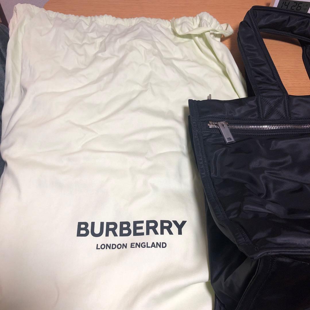 Burberry ブラック トートバッグ