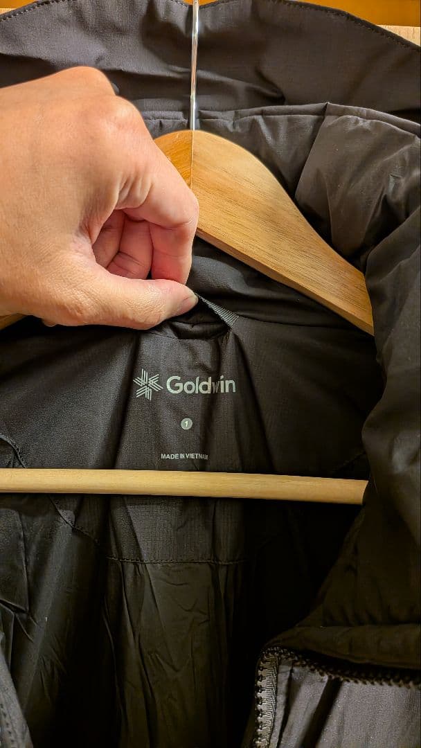 定価６万 Goldwin puffy jacket gore-tex labs