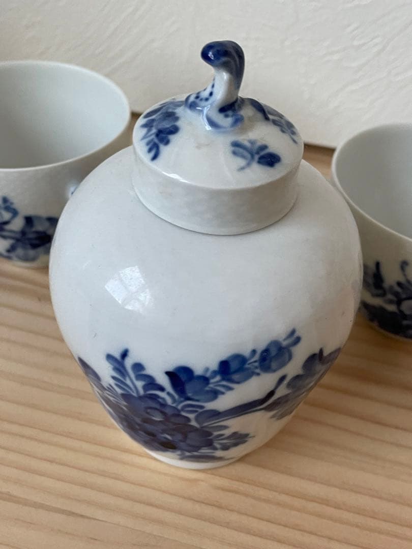 ロイヤルコペンハーゲン ボトル ブルーフラワー蓋付きボトルとティーカップセット