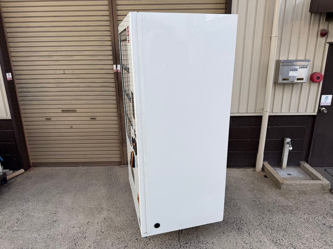 SANDEN　サンデン　ど冷えもん　冷凍自動販売機　新５００円対応　２０２１年製