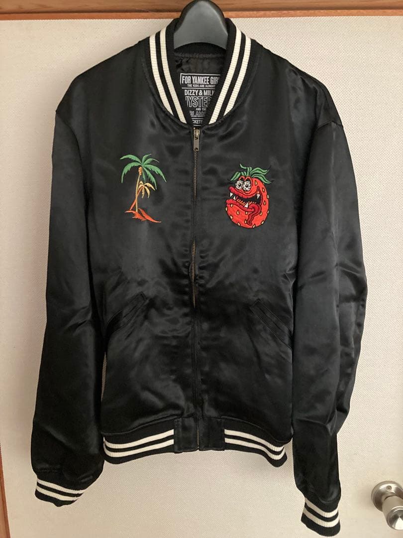 新品‼️ヒステリックグラマー　STRAWBERRY MONSTER刺繍 スカジャン