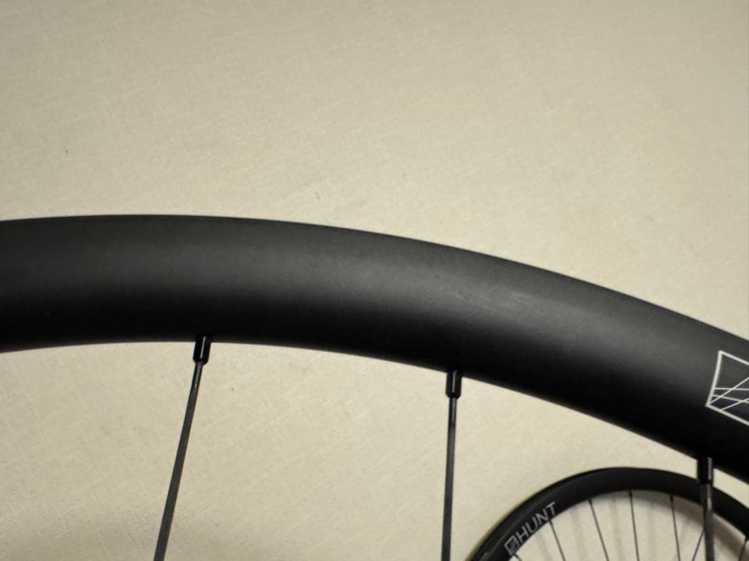 HUNT 30 CARBON GRAVEL DISC ホイール