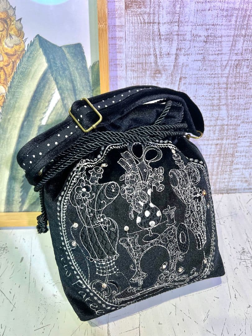 ロラライハリス♡ブラックベロア♡刺繍のワンハンドル巾着バッグ♡