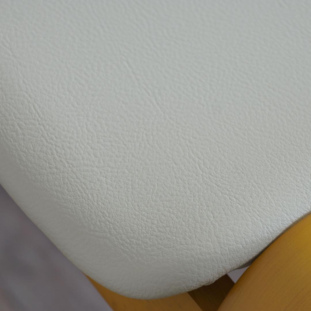 2脚セット【新品】合成皮革　重ねて収納できる スタッキングスツール