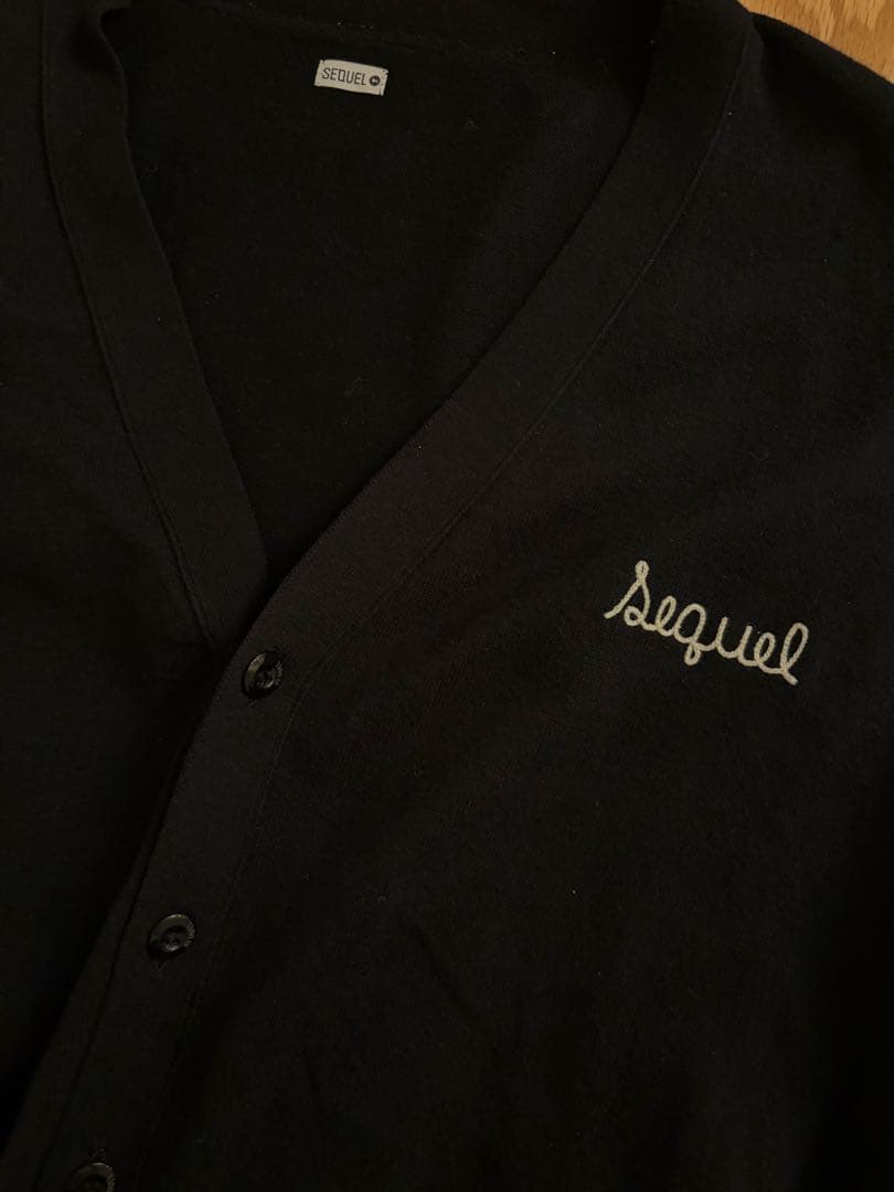 シークエル ロゴ刺繍ニットカーディガン メンズ L