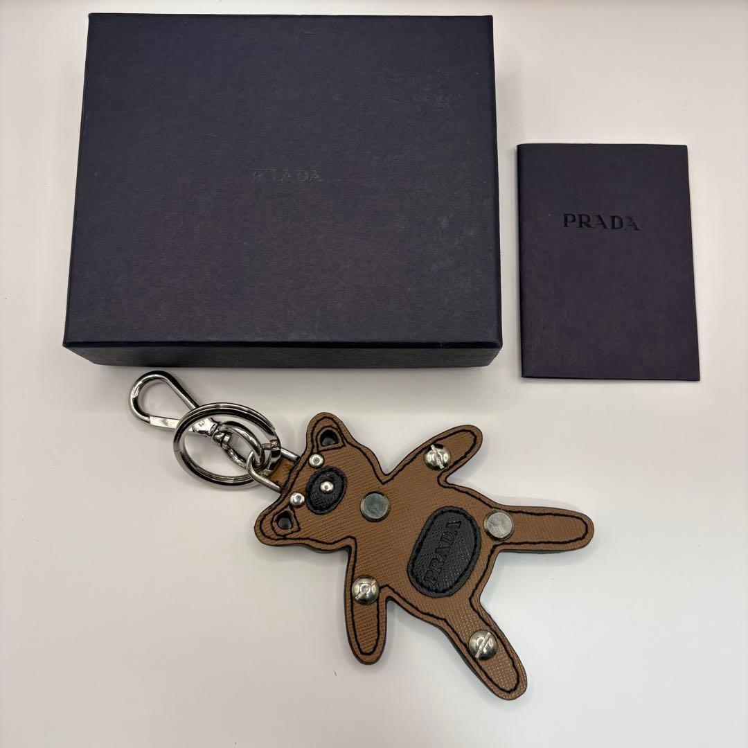 美品☆PRADA クマ型キーホルダー　箱付き