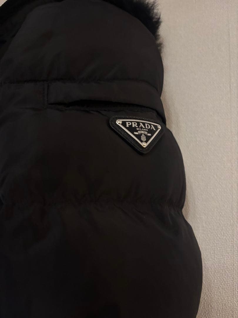 PRADA ブラック ダウンジャケット ファー付き