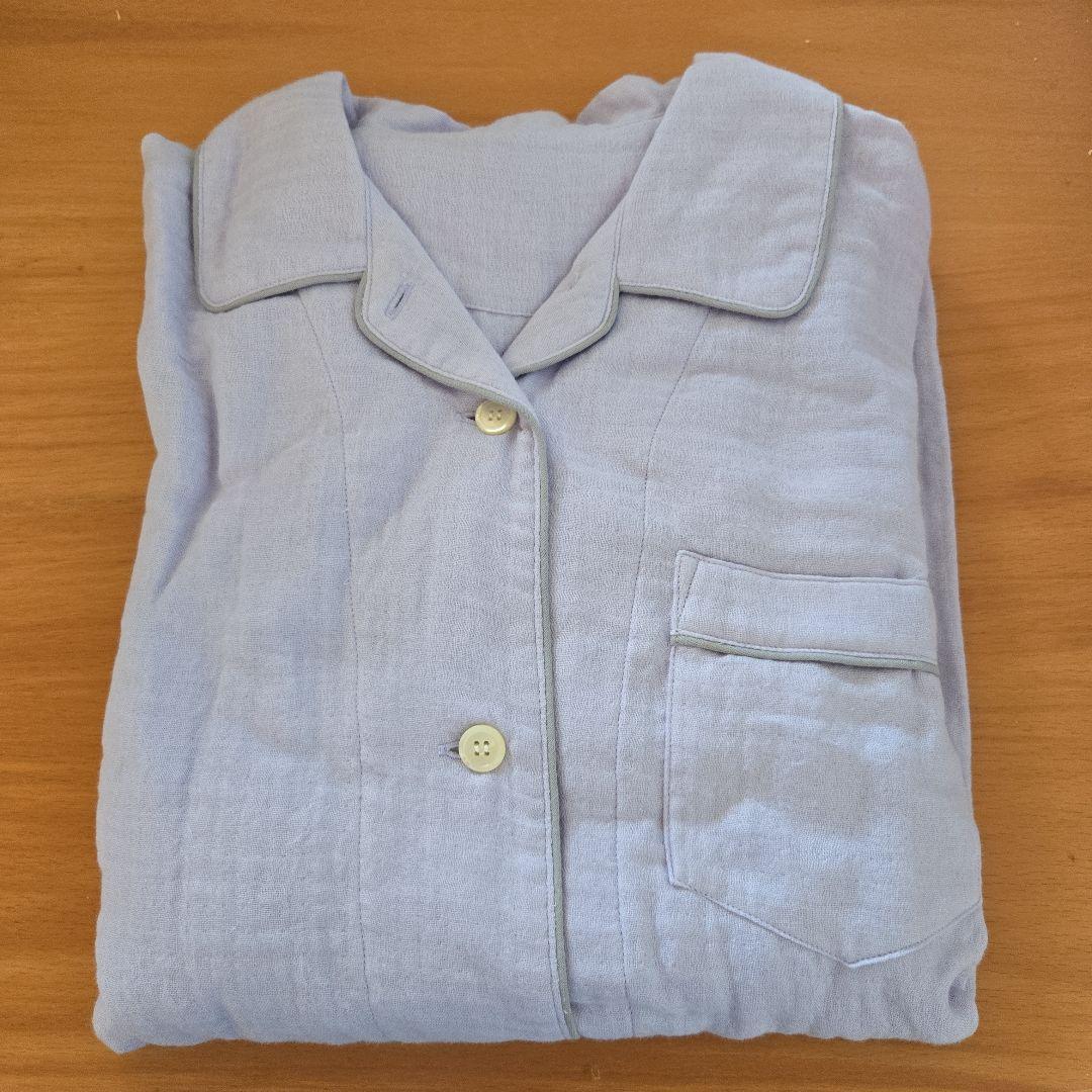 ウチノ　紫色の長袖パジャマ