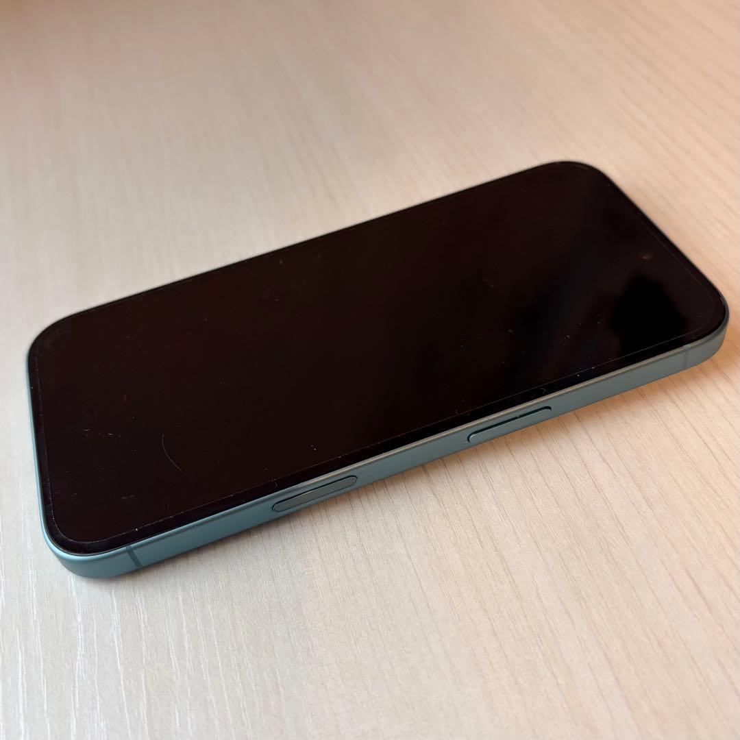 【美品】iPhone16 128GB SIMフリー フィルム付