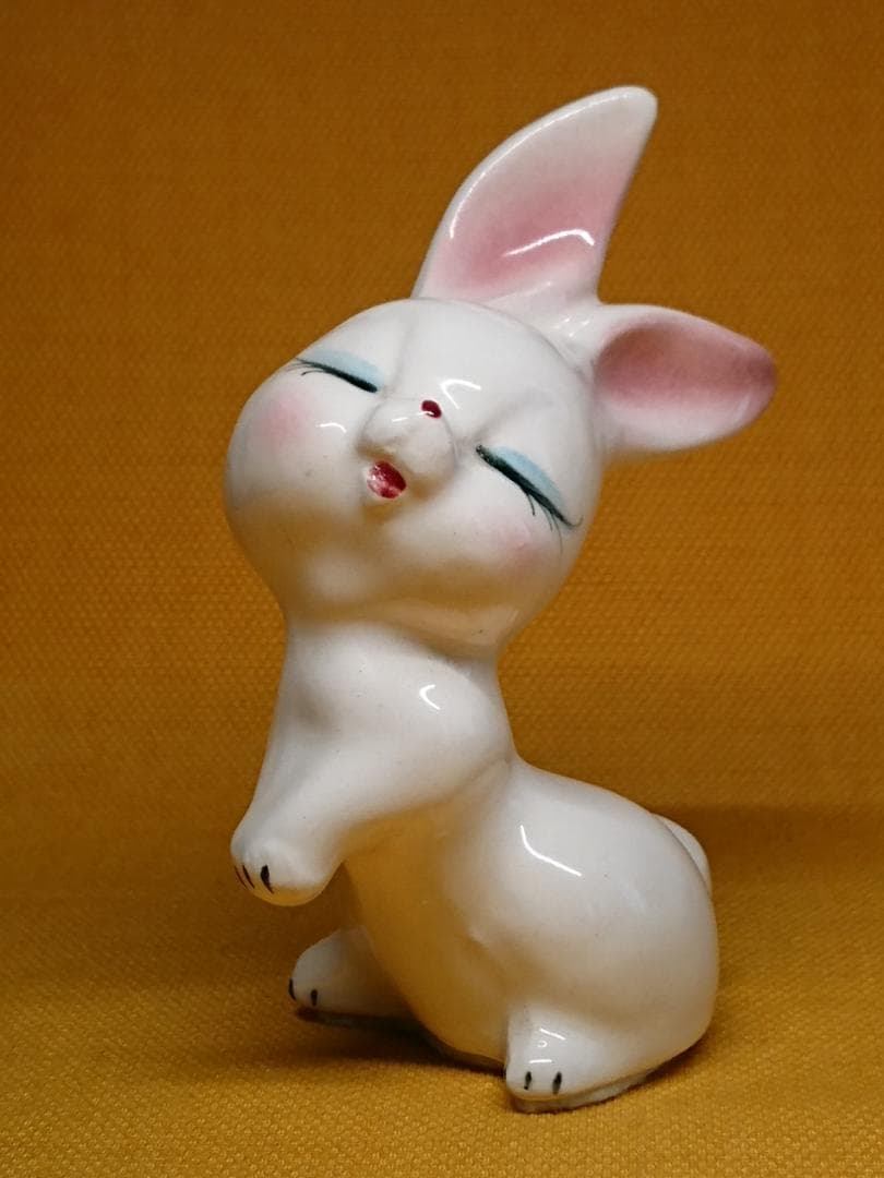 【美品】ウサギ　兎　白兎　陶器　置物　インテリア　工芸品　美術品　A1221