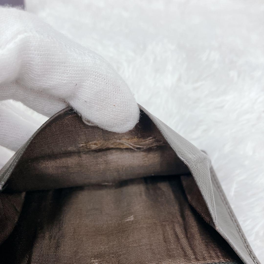 PRADA プラダ 3つ折り財布 M176サフィアーノレザー 三角ロゴ グレー