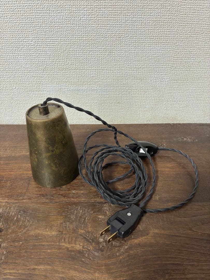 はいいろオオカミ+花屋西別府商店　真鍮のランプ　古道具