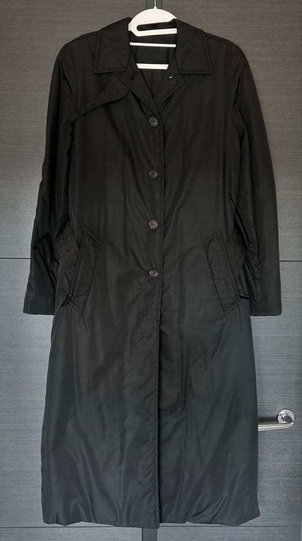 PRADA ブラック　ナイロン　ロングコート　ステンカラー　後ろ襟ロゴあり　42