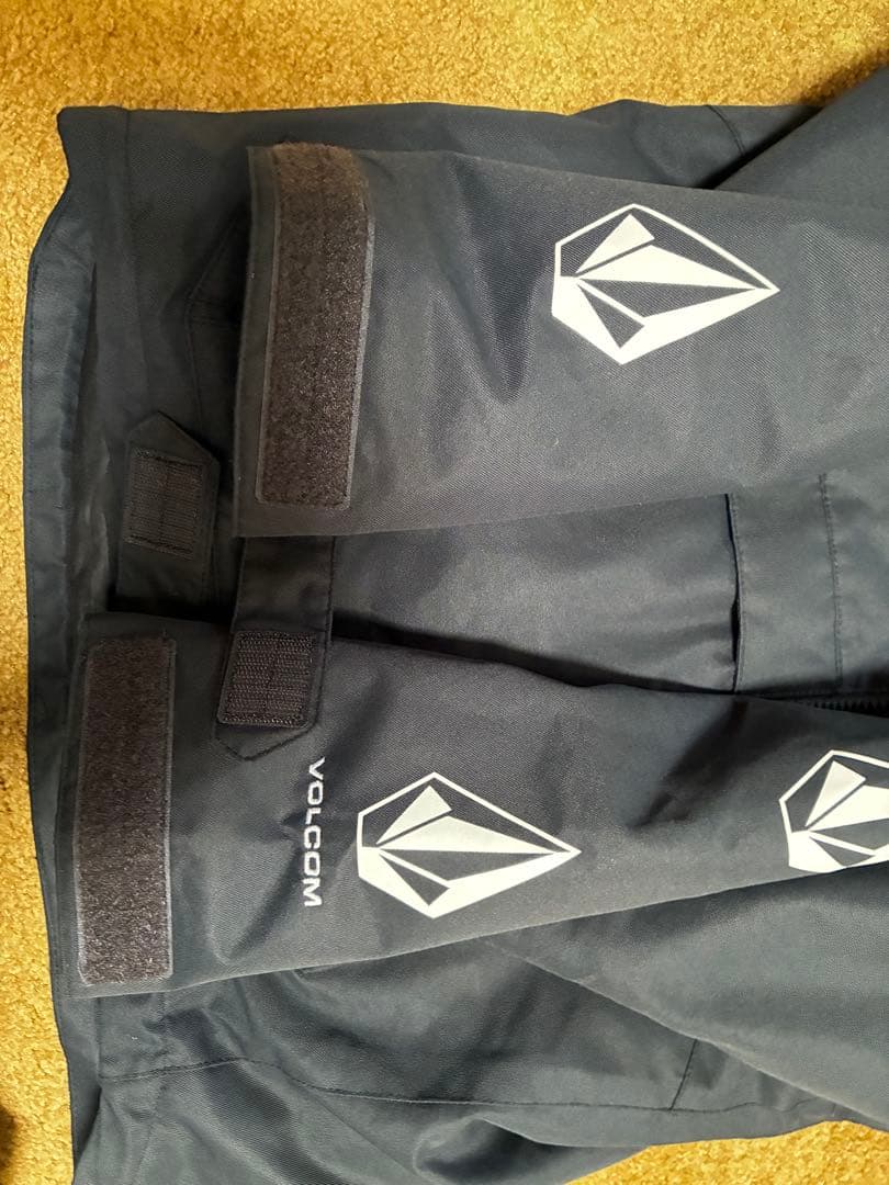 VOLCOM スノーボードウェア　ブラック