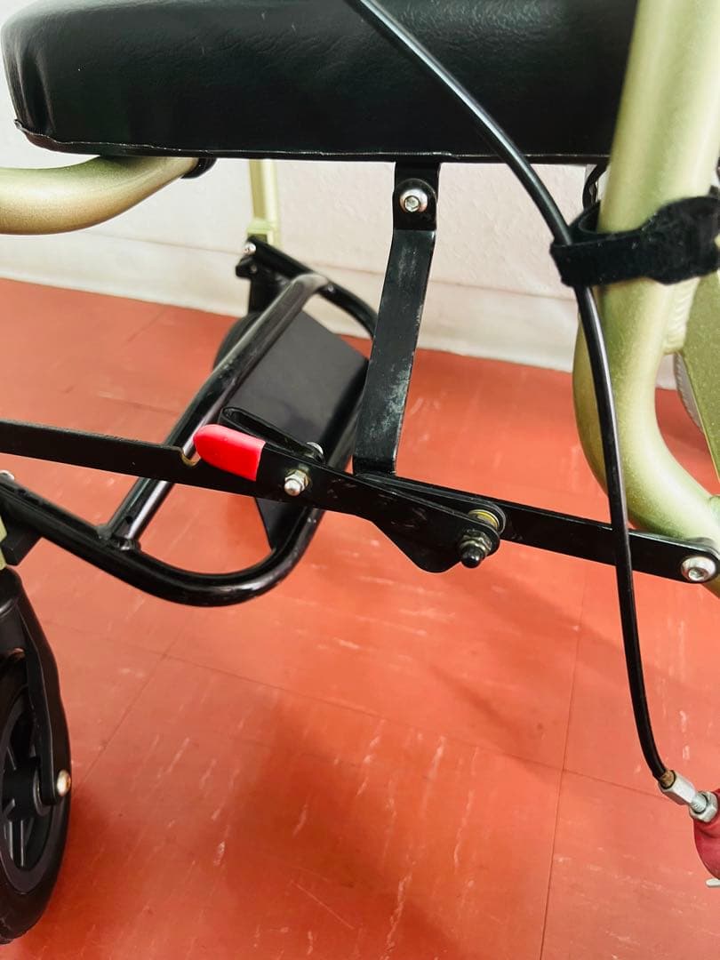 歩行器　NOPPO (のっぽ）車いすとしても使える1台2役　　高齢者　介護