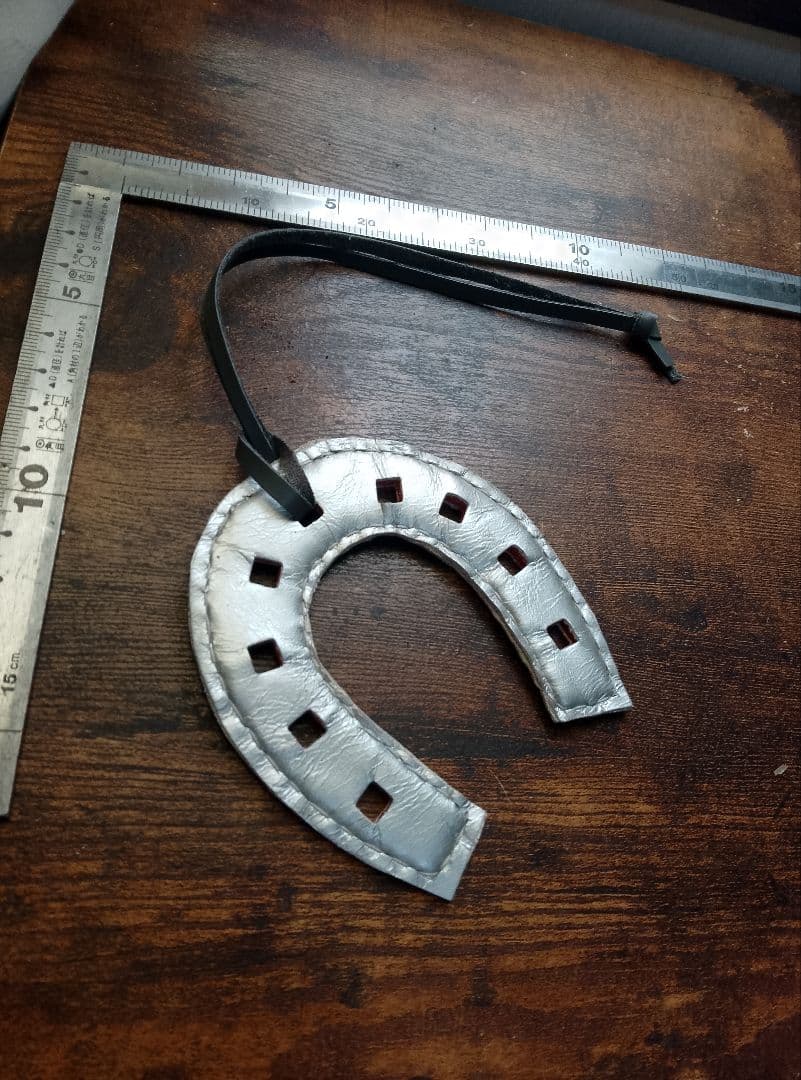 暖さま★【65】ぷっくり馬蹄チャーム