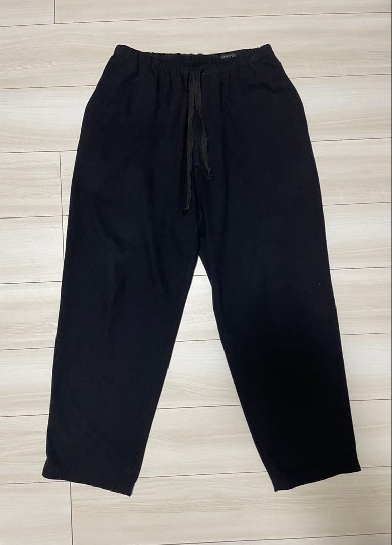 COMOLI シルクネップドローストリングパンツ 1