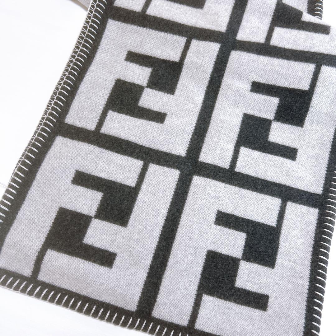 新品未使用✨FENDI FFロゴ マフラー グレー ブラック 目黒蓮着用