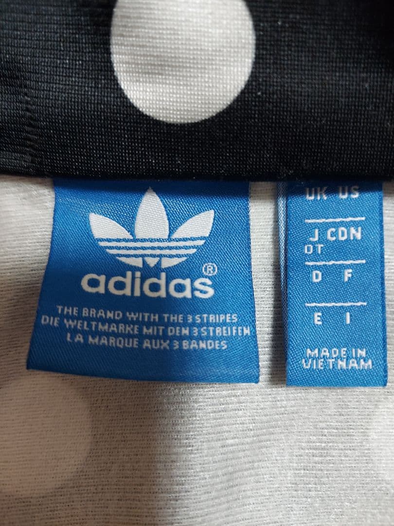 adidas 水玉模様 ジャージセットアップ