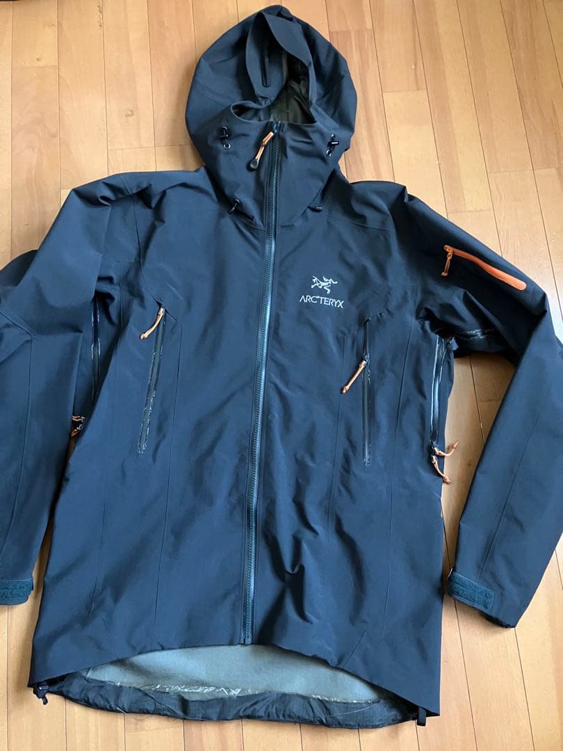 アークテリクス　シータ　SV. 剥がれあり　ARC'TERYX
