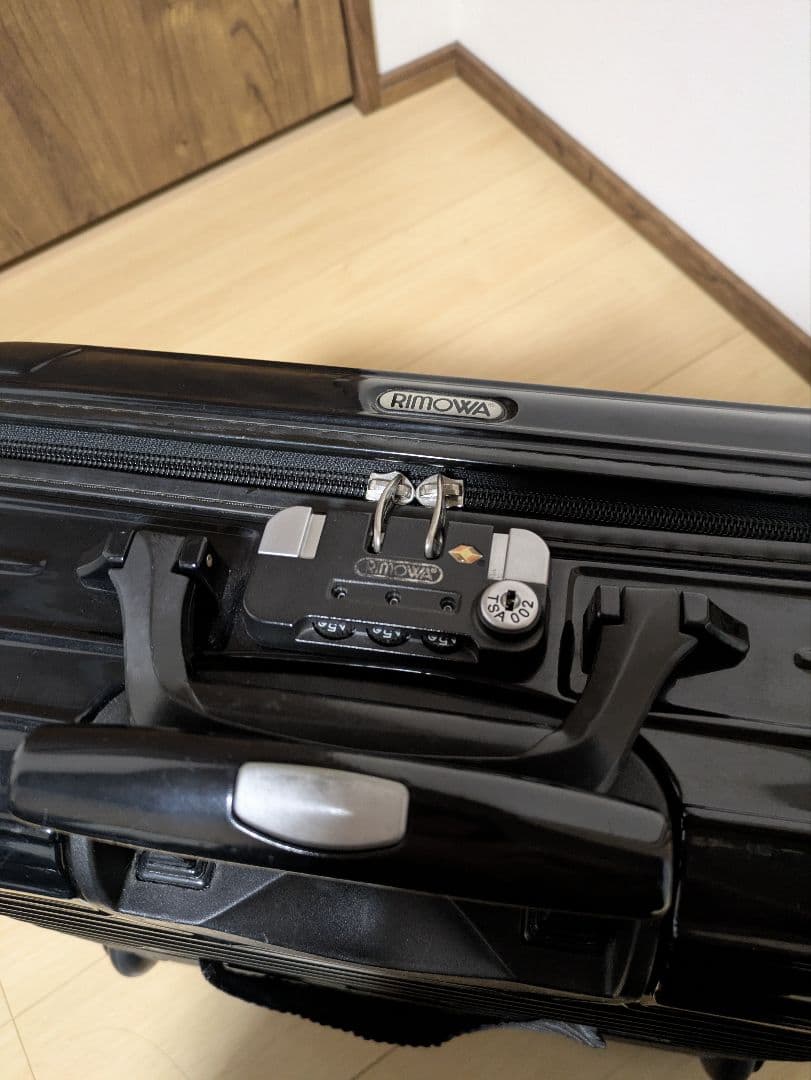 リモワ RIMOWA 機内持ち込み可2輪 ビジネストロリー ブラック