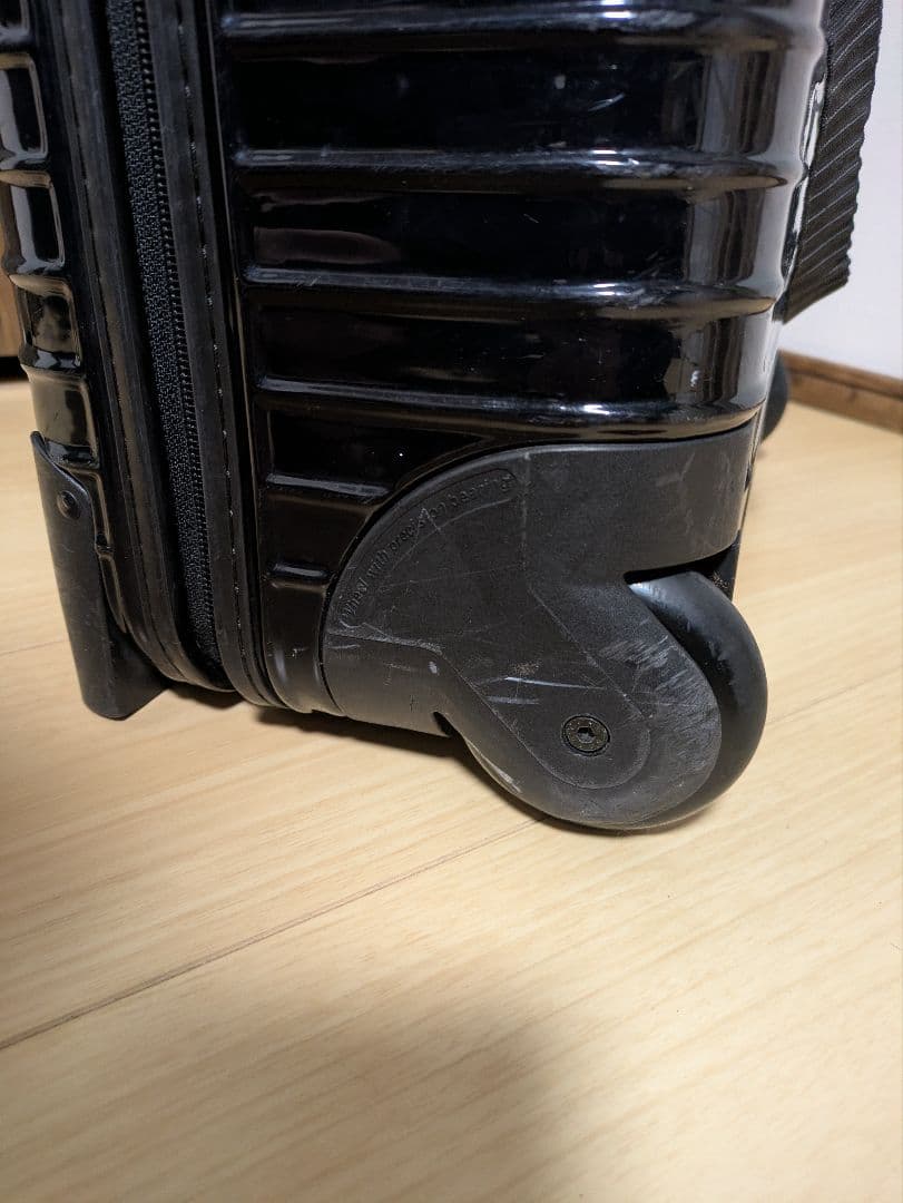 リモワ RIMOWA 機内持ち込み可2輪 ビジネストロリー ブラック