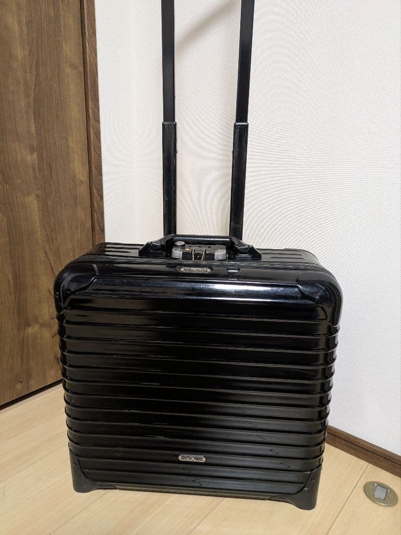 リモワ RIMOWA 機内持ち込み可2輪 ビジネストロリー ブラック