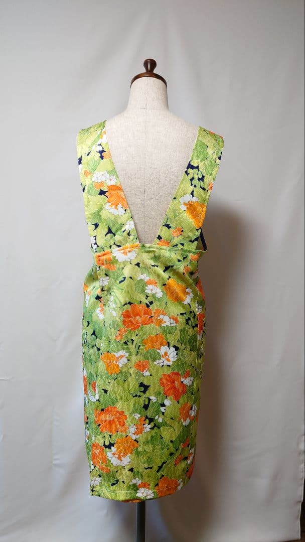 ポリエステル素材着物をリメイクしたエプロン