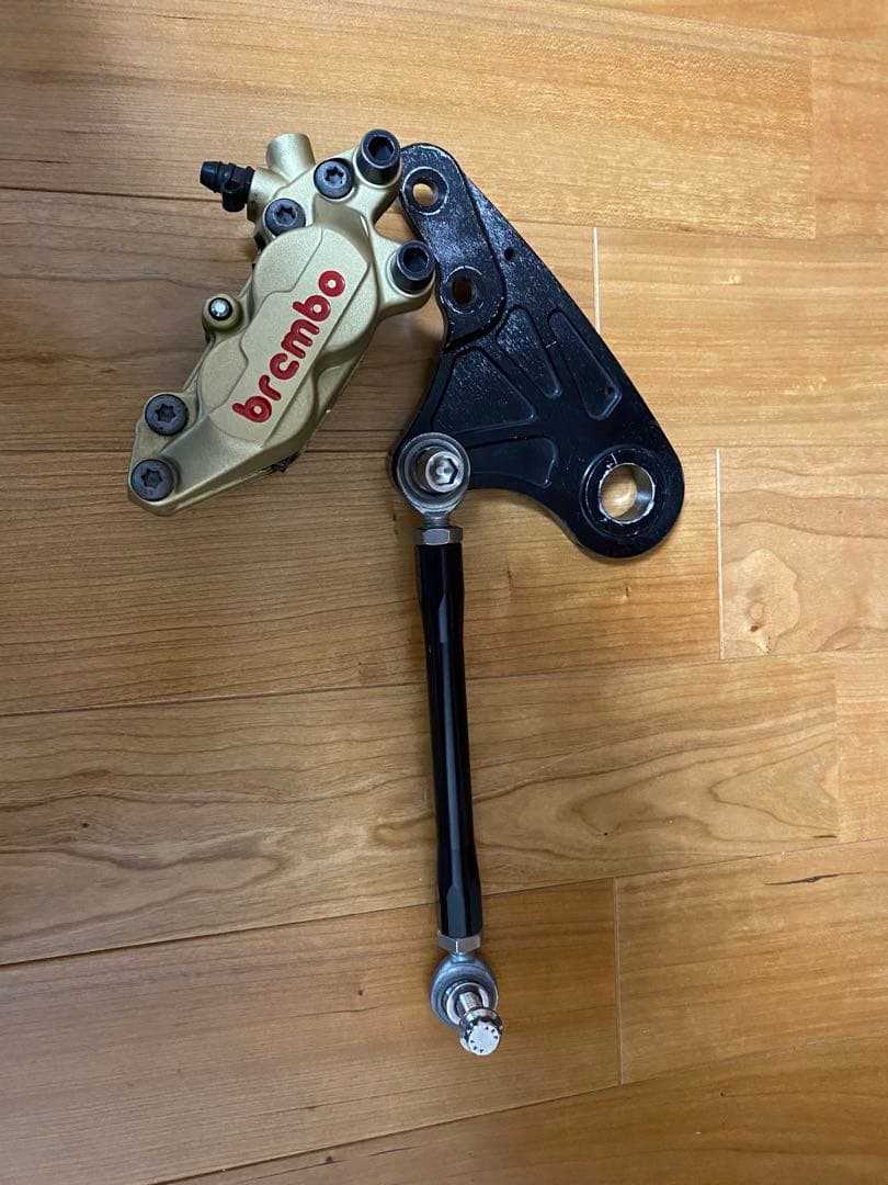 FXLRS ブレンボキャリパー　キャリパーサポート