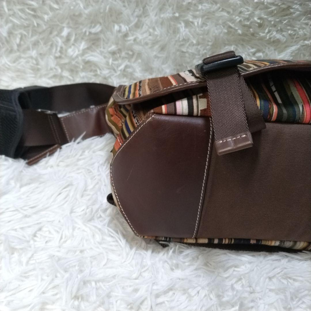 美品　ポールスミス　メッセンジャーバッグ　マルチストライプ　レザー　大容量