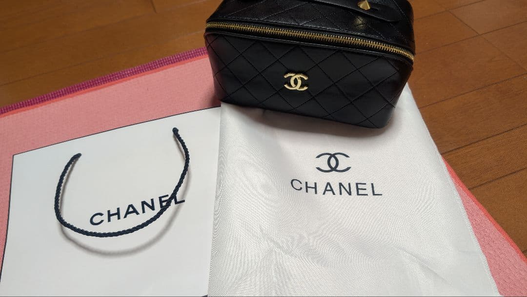 CHANEL ブラック ノベルティポーチ