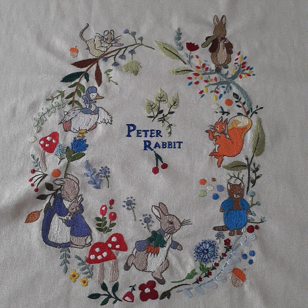 ピーターラビット刺繍完成品 約43.7×48